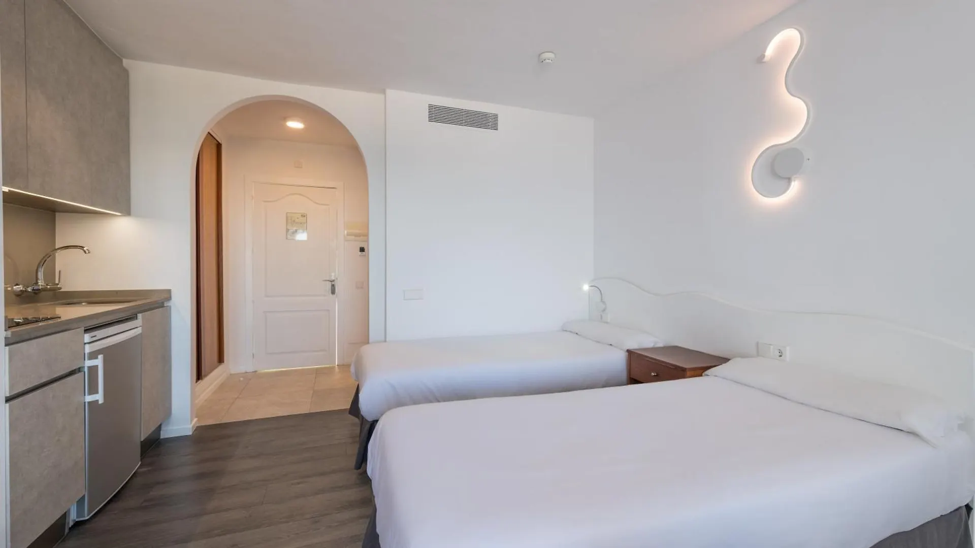 Apartamentos La Kiki San Antonio  2*, San Antonio (Ibiza) Spanje