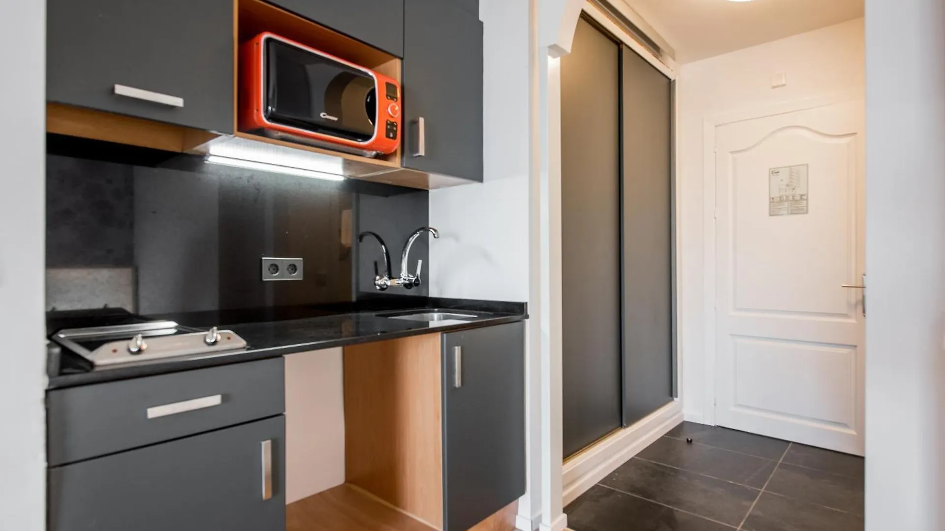 Aparthotel Apartamentos La Kiki San Antonio