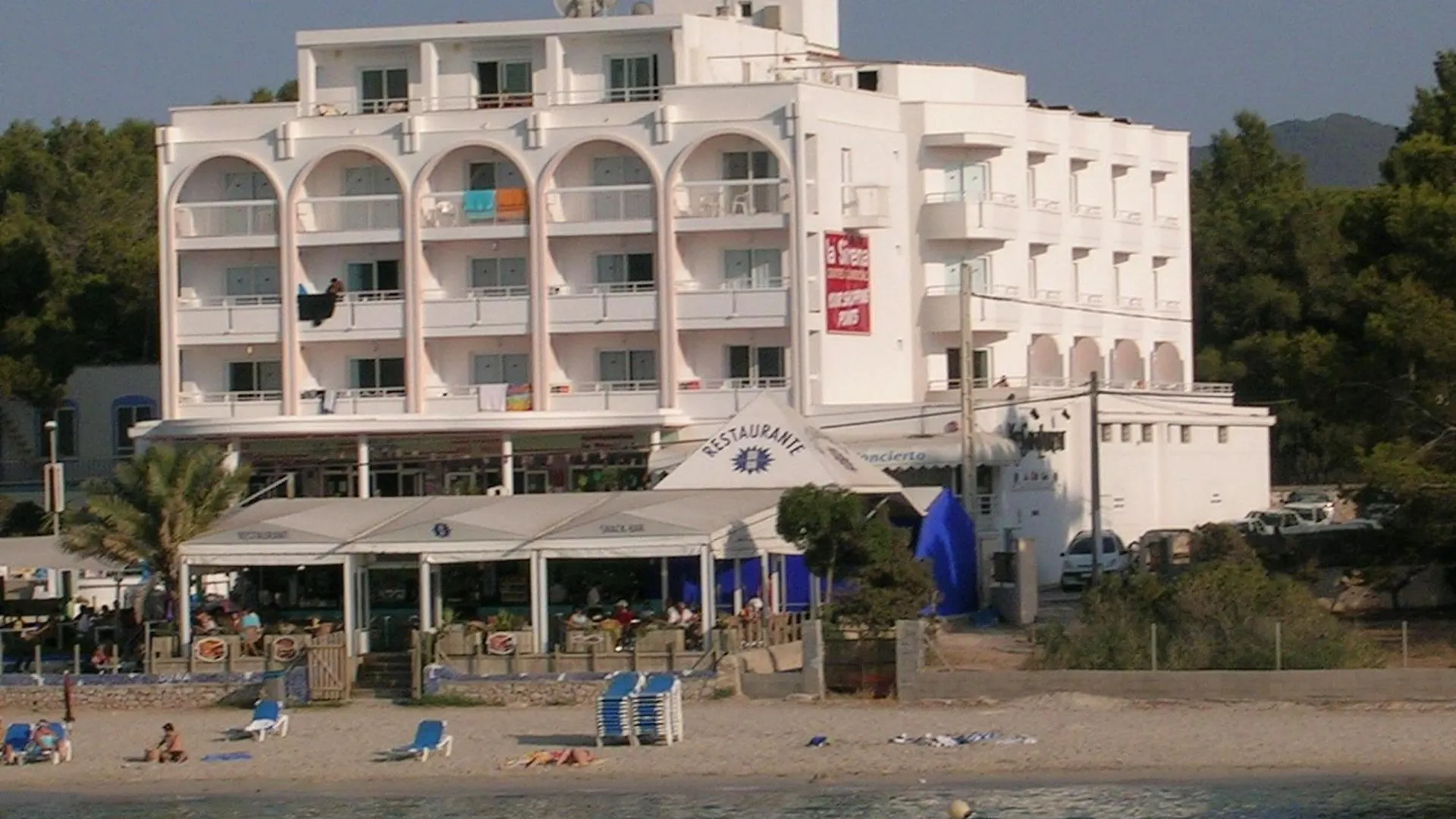 Apartamentos La Kiki San Antonio