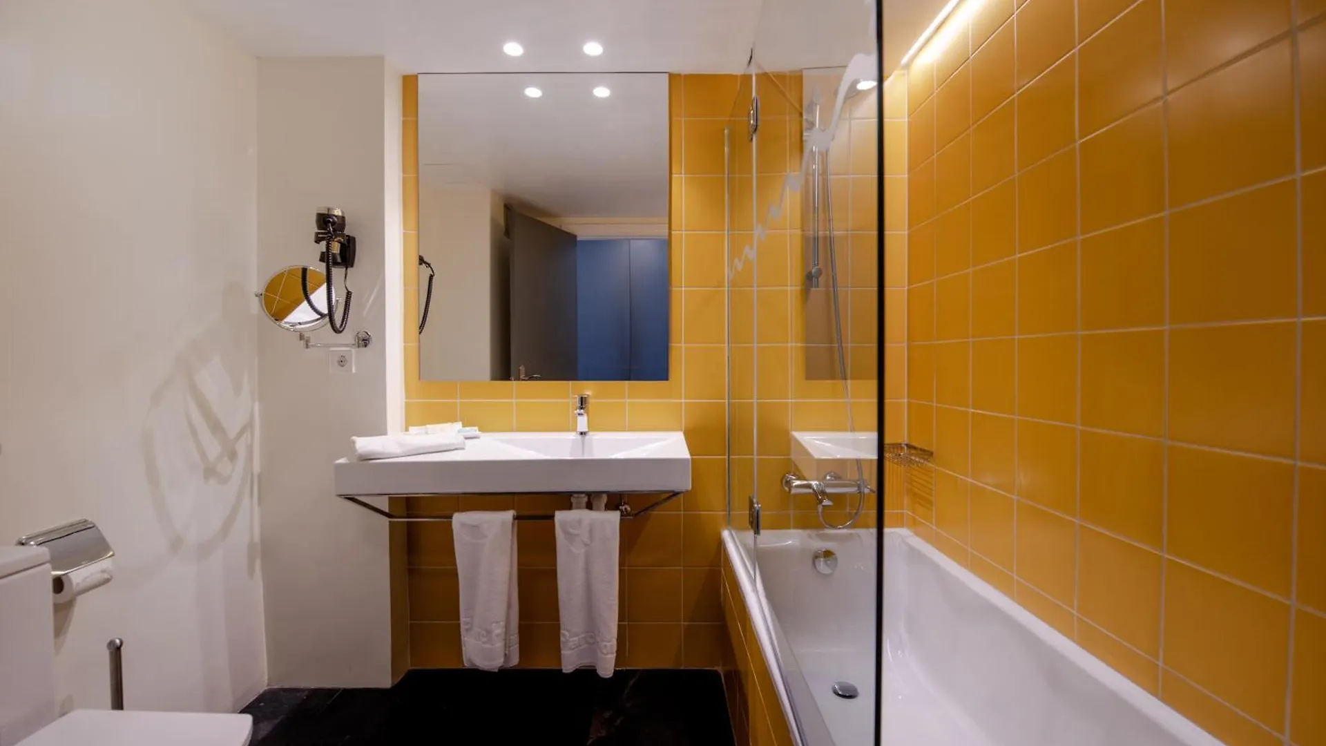 Apartamentos La Kiki San Antonio  Lägenhetshotell