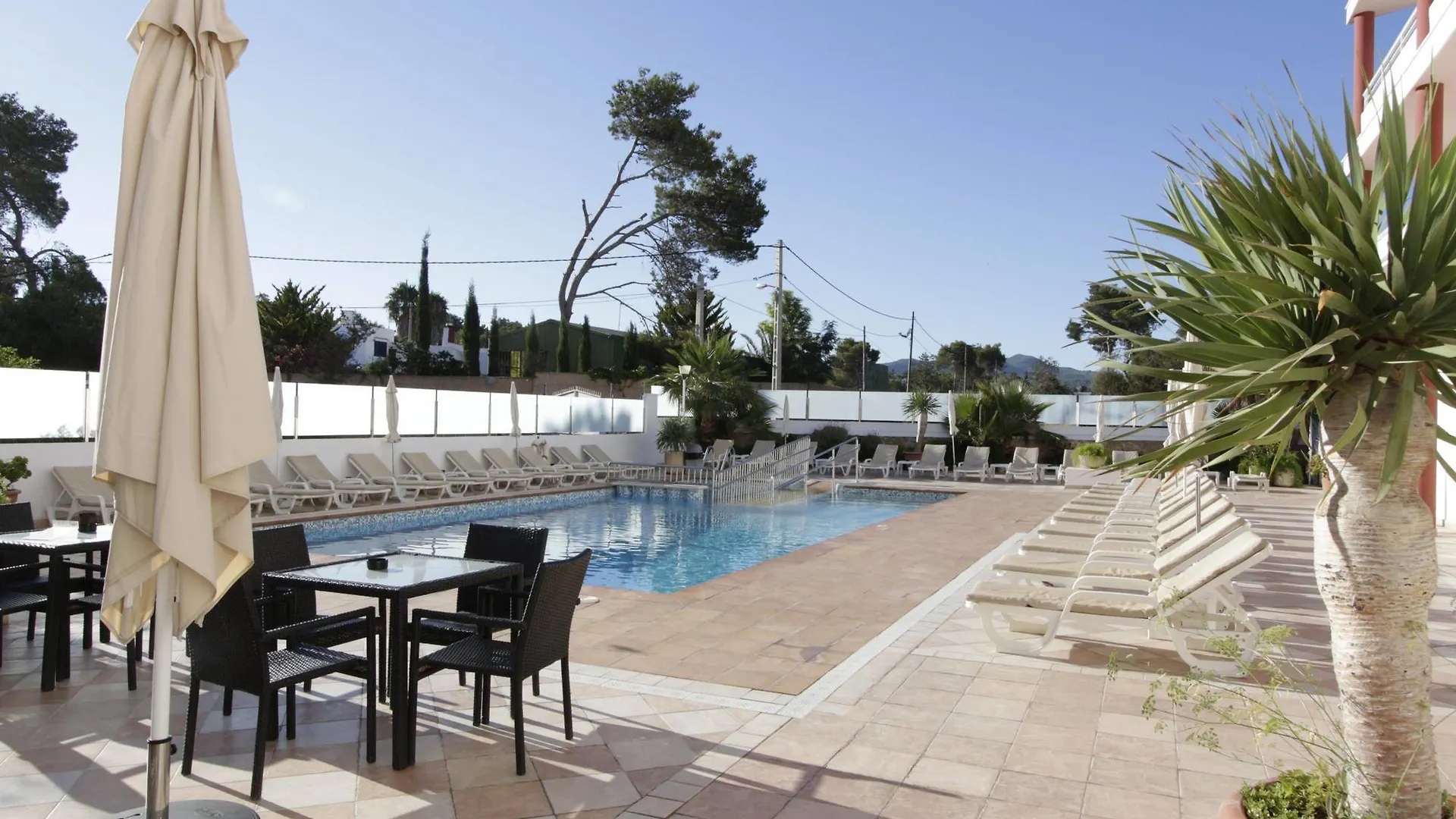 Lägenhetshotell Apartamentos La Kiki San Antonio